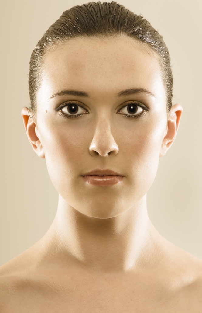 Female model photo shoot of Michelle Mason Makeup