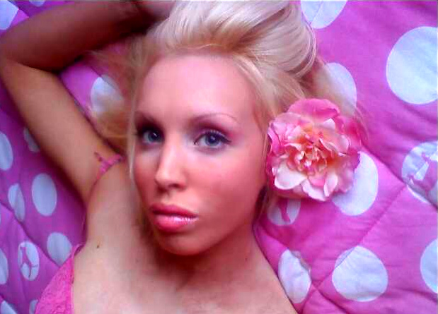 Female model photo shoot of Paris Monroe in My Bed!