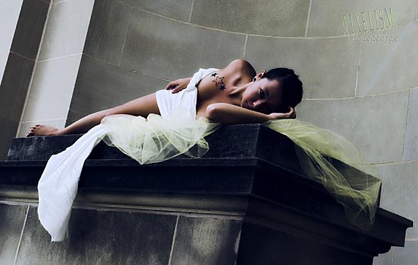 Female model photo shoot of Dahlia Naomi