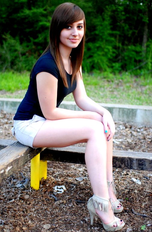 Female model photo shoot of Tay Slocum in in the park