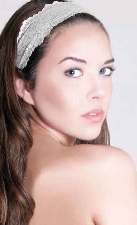 Female model photo shoot of Alexis Arlington
