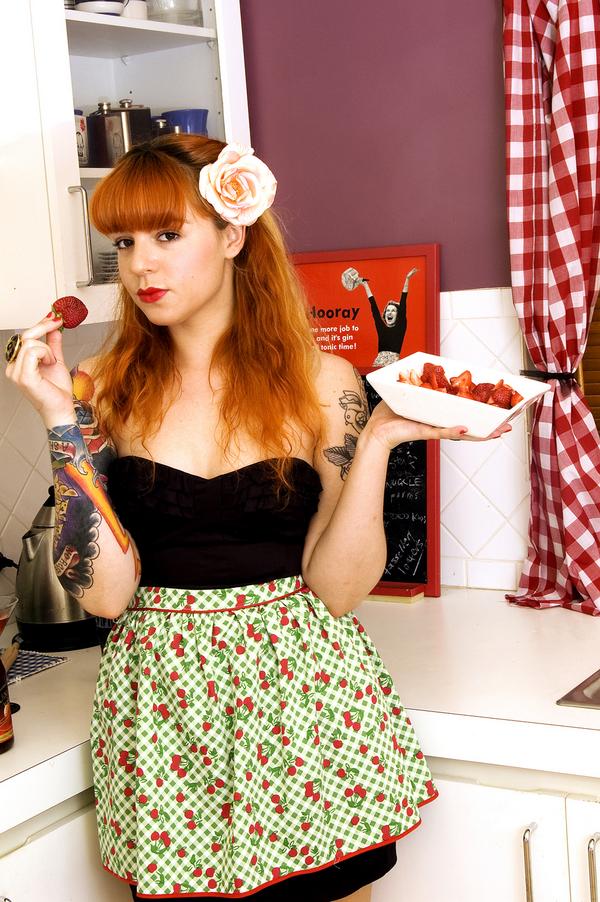 Female model photo shoot of Suzi Homemaker