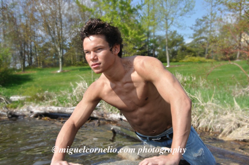 Male model photo shoot of Miguel Cornelio in Coulon Park, Renton WA