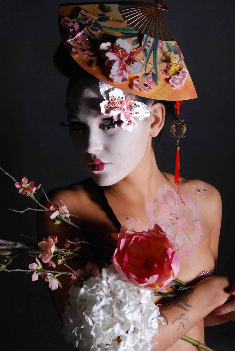 Female model photo shoot of Tamara Gitter Make-up