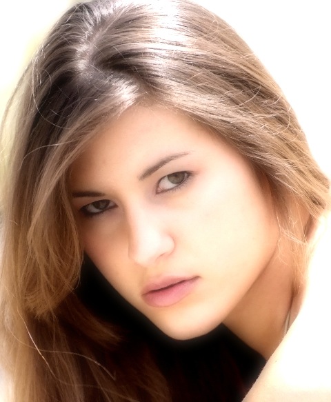 Female model photo shoot of Veronica Becerra