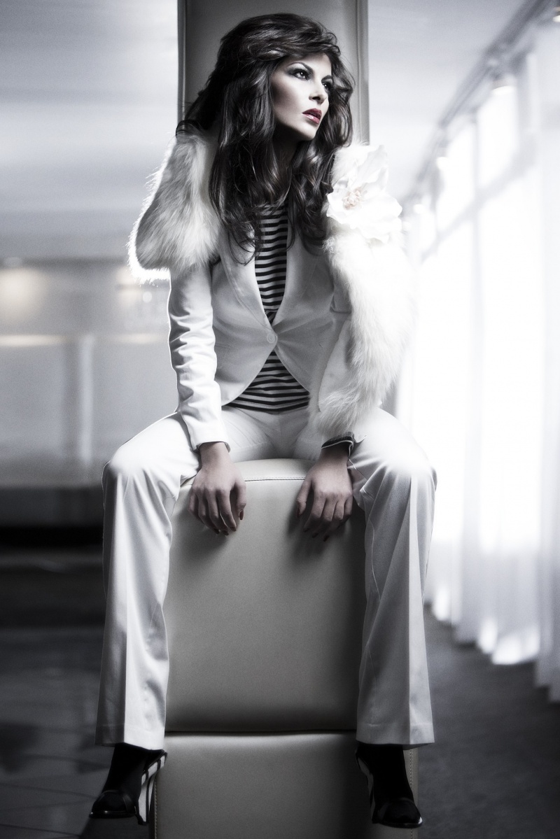 Female model photo shoot of Shareena Reardon