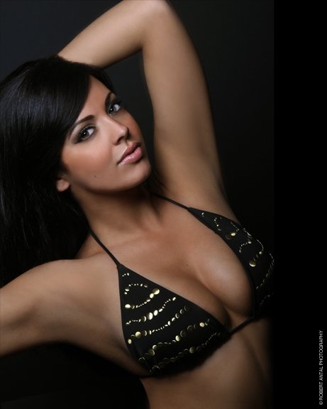 Female model photo shoot of Daniela Pane