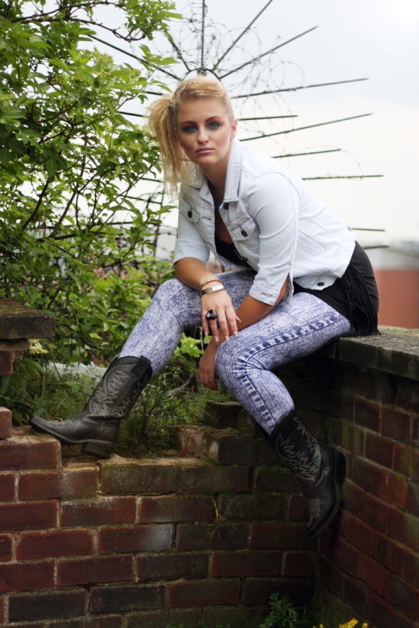 Female model photo shoot of KeeleyL in Nottingham