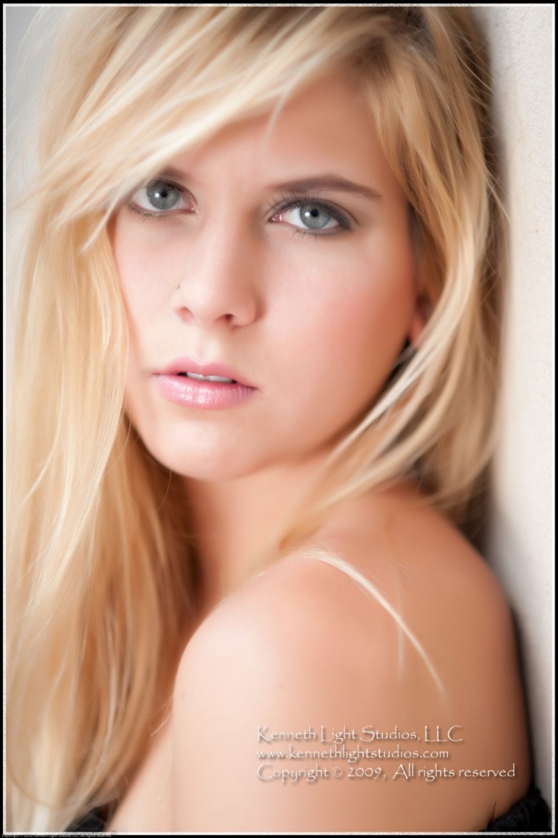 Female model photo shoot of Sara L Brinson