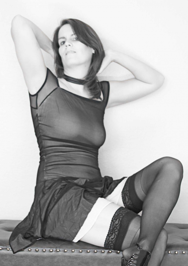 Female model photo shoot of Nichole Sierra