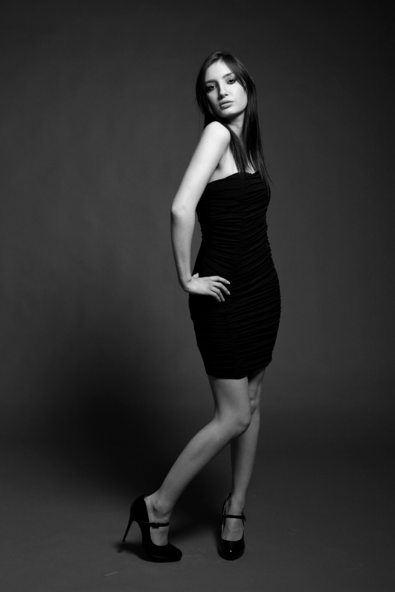 Female model photo shoot of Debra K by Paul Ward Photography