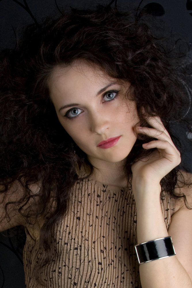 Female model photo shoot of Anna Rusakova