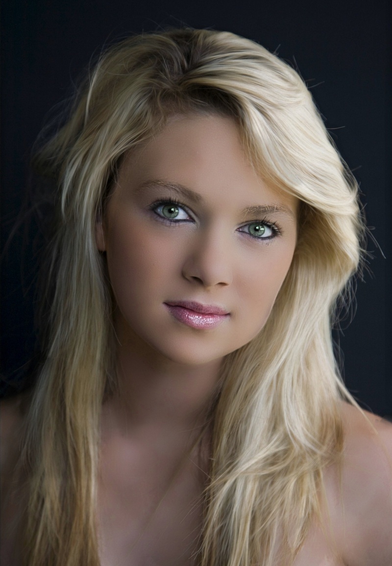 Female model photo shoot of Charlotte Lindstrom