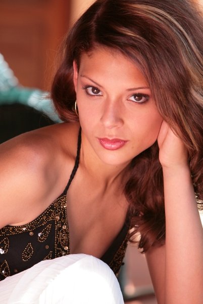 Female model photo shoot of Keyshla by Angel Prado