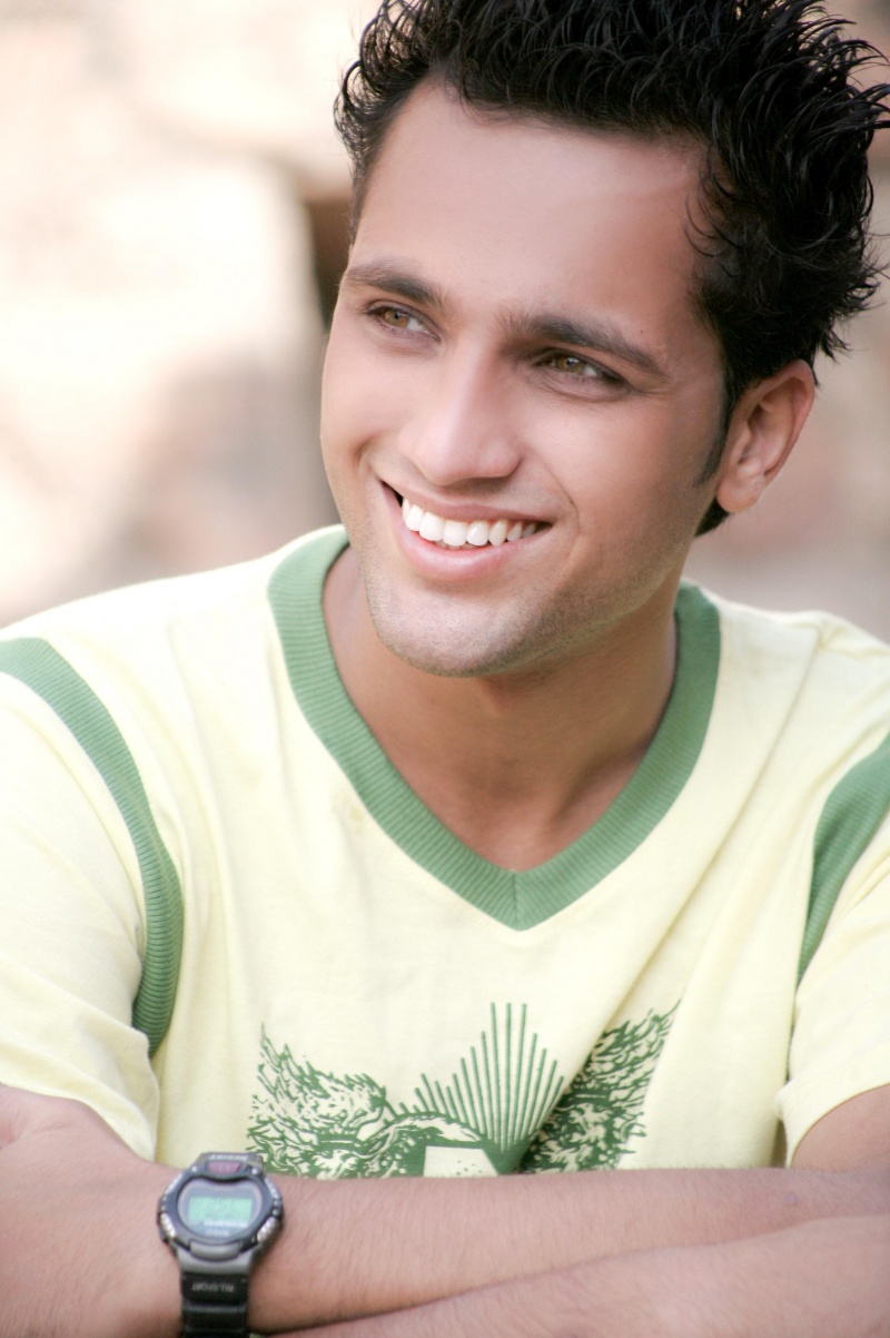 Male model photo shoot of Pratham Mayank Kumar