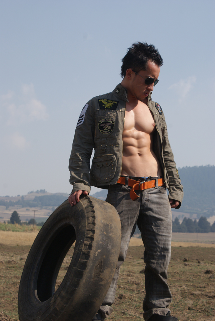 Male model photo shoot of Carlos Yee in camino cuernavaca