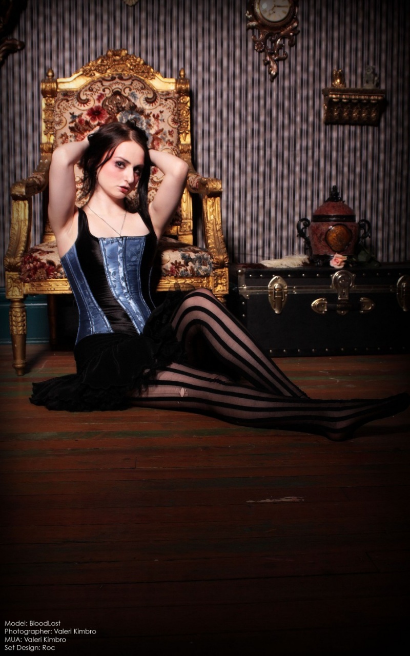 Female model photo shoot of VALERI KIMBRO  in Quixotic