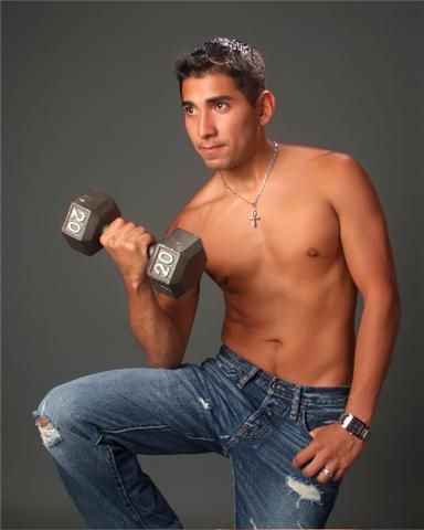 Male model photo shoot of Alex Betancurt