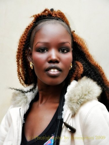 Female model photo shoot of Eli Nyamal Dol
