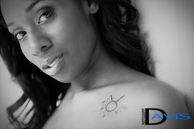 Female model photo shoot of shanaemakesyouhappy by Spotted Xtreme