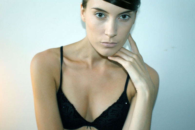 Female model photo shoot of Lisa Jayne in Bedroom