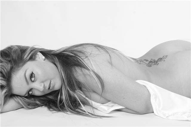 Female model photo shoot of Courtney D Quinn