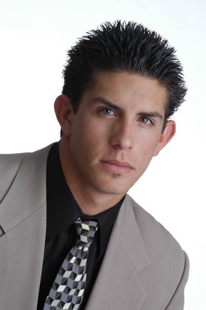 Male model photo shoot of Zach Kaplan