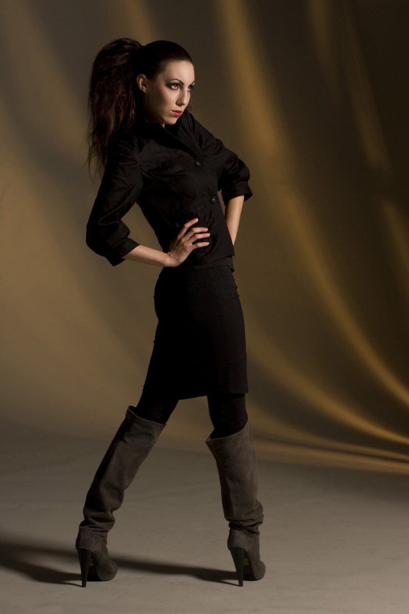 Female model photo shoot of Kayla La