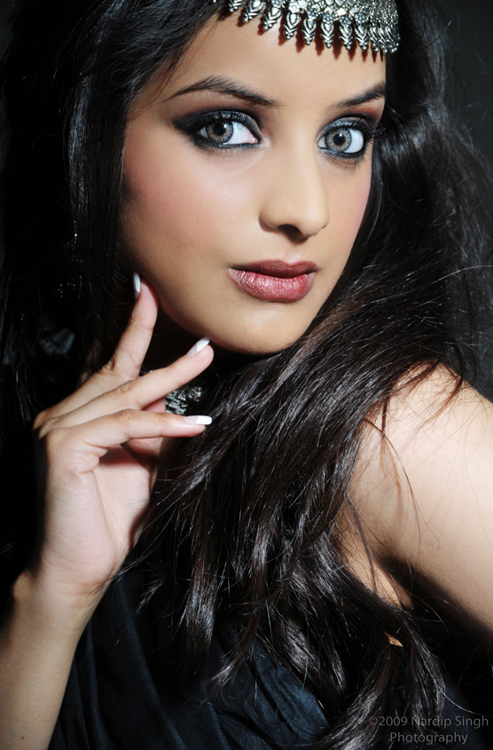 Female model photo shoot of Hina A K