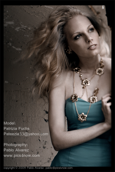Female model photo shoot of Patrizia F in Lincoln Park, Chicago.