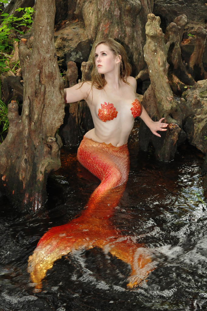 Female model photo shoot of Victoria Julison by Annette Batista Day in Hillsborough River State Park