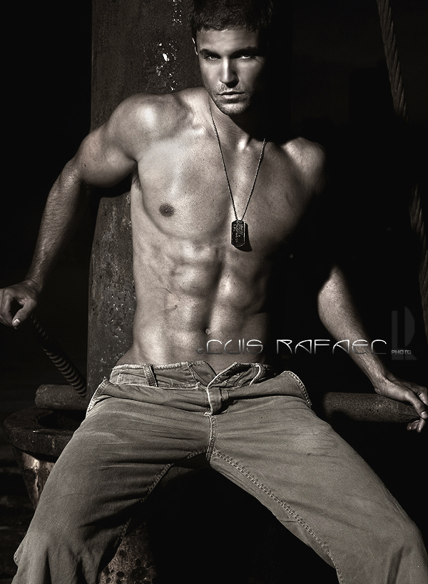 Male model photo shoot of Jordon R Legault by Luis Rafael Photography