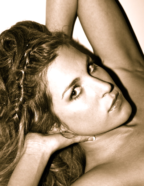 Female model photo shoot of Danielle Tavian
