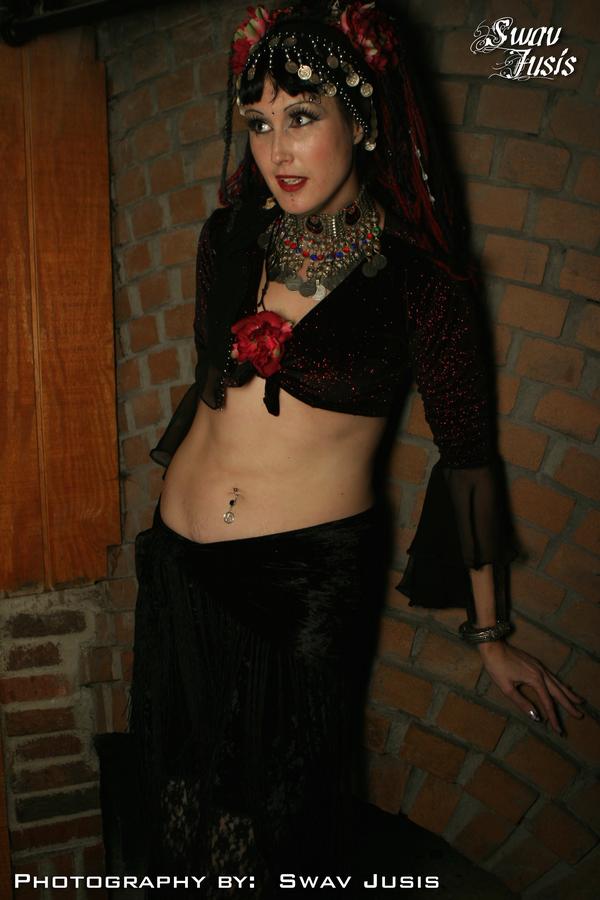 Female model photo shoot of Mihrimah in Newark - photo by Swav Jusis