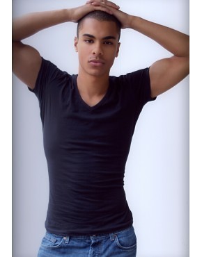 Male model photo shoot of Simon Clarke-Okah
