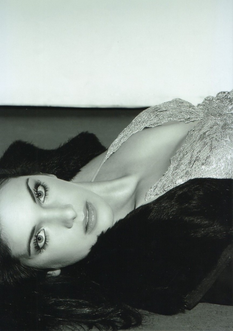 Female model photo shoot of Carina Poa