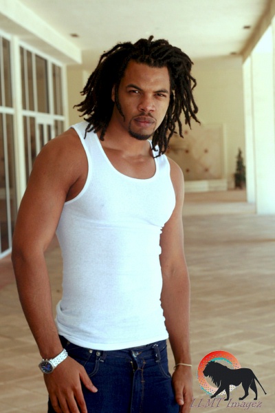 Male model photo shoot of EL Negro Fabio