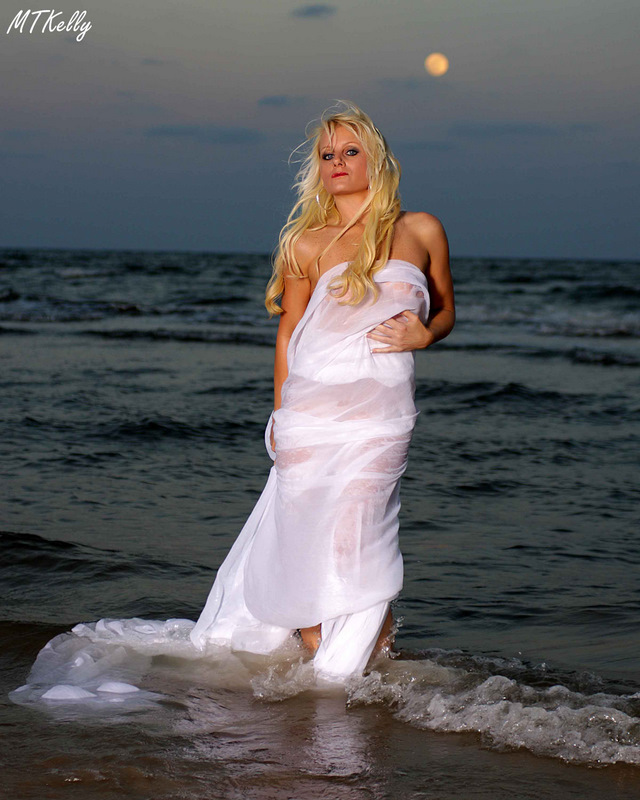 Female model photo shoot of MistyAngel by MTKelly in Freeport, TX