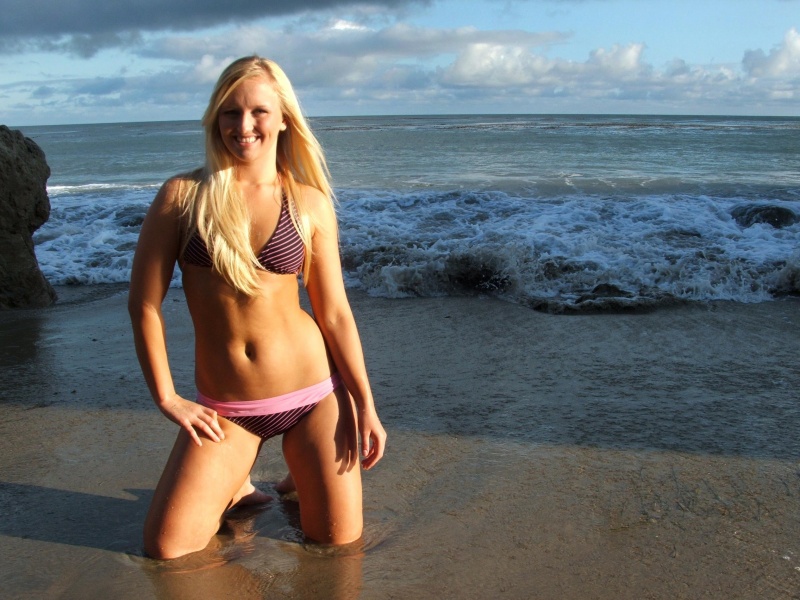Female model photo shoot of Taryn Taylor by Randy Bruck in Matador State Beach