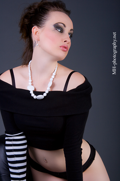 Female model photo shoot of Shann Lynn