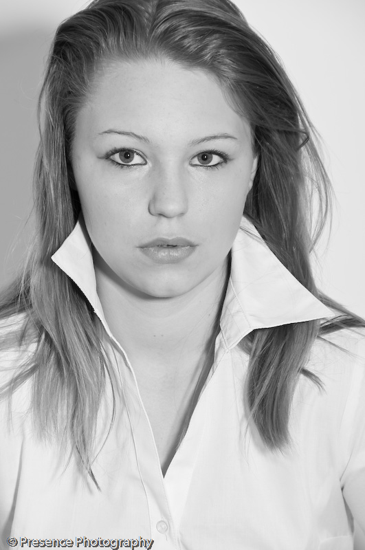 Female model photo shoot of Eloise2009