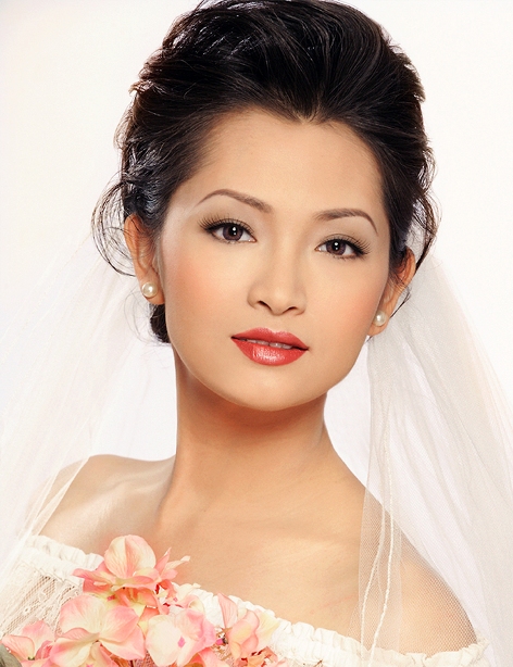 Female model photo shoot of NathaleeHuyenTrang