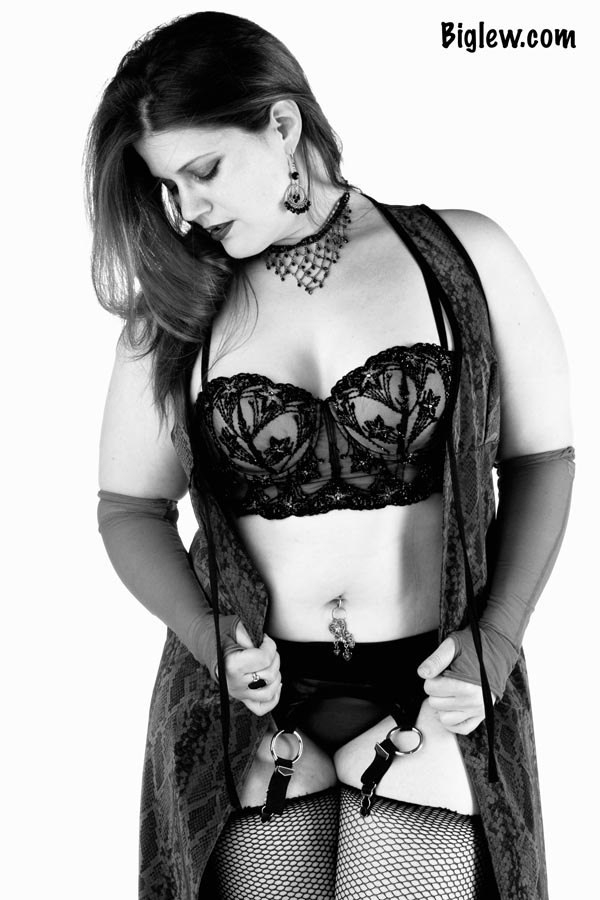 Female model photo shoot of Miz Amykins by Darker-Side of-Midnight in Detroit