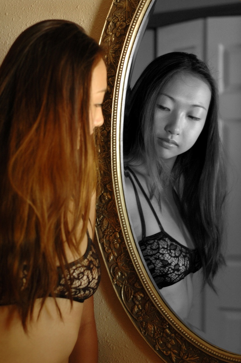 Female model photo shoot of Lisa102 by Lee Lossing