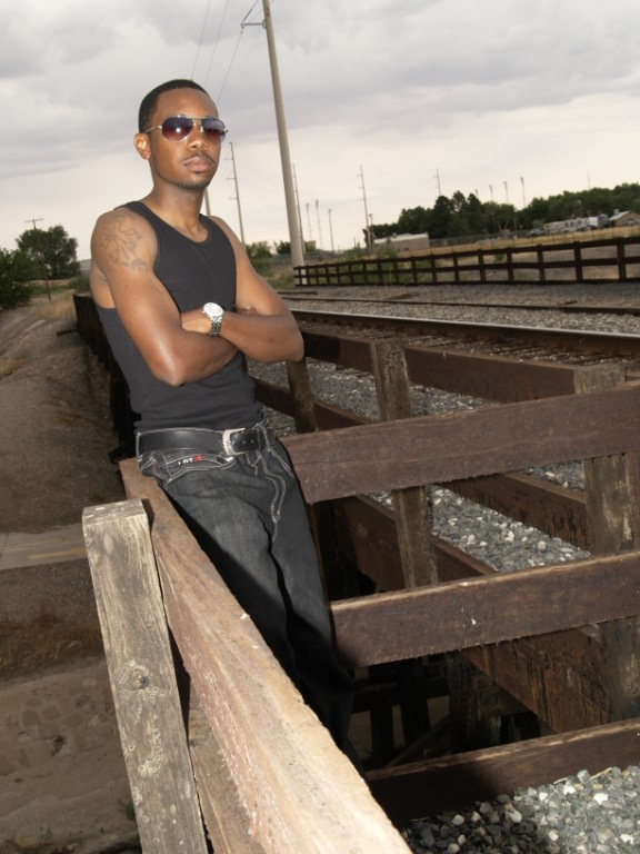 Male model photo shoot of Trevis Reese