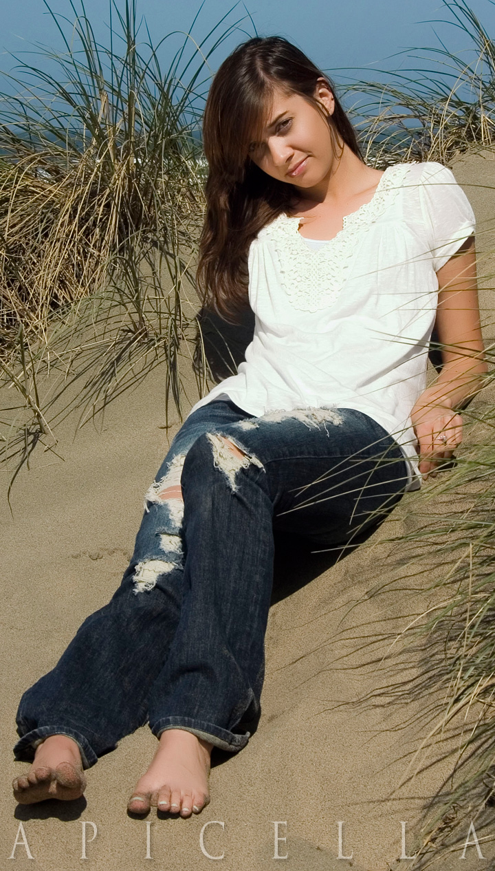 Female model photo shoot of Rachel Kleven by AlbertsPhotography in Ocean Beach, SF