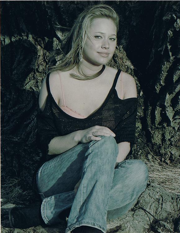 Female model photo shoot of Vanessa Mckeeken