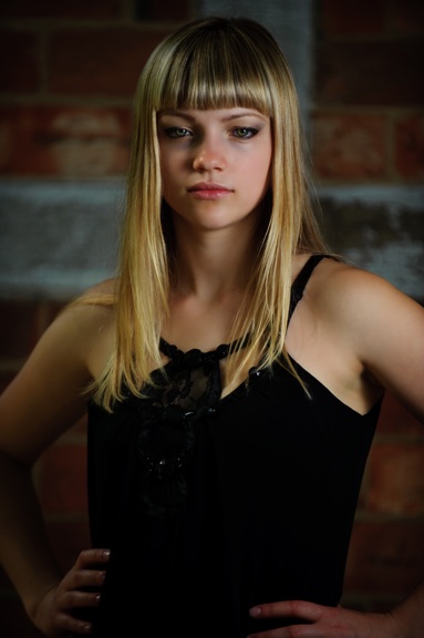 Female model photo shoot of fiwka