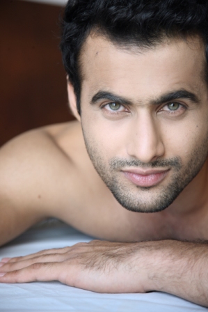 Male model photo shoot of Freddy Darruwala in -