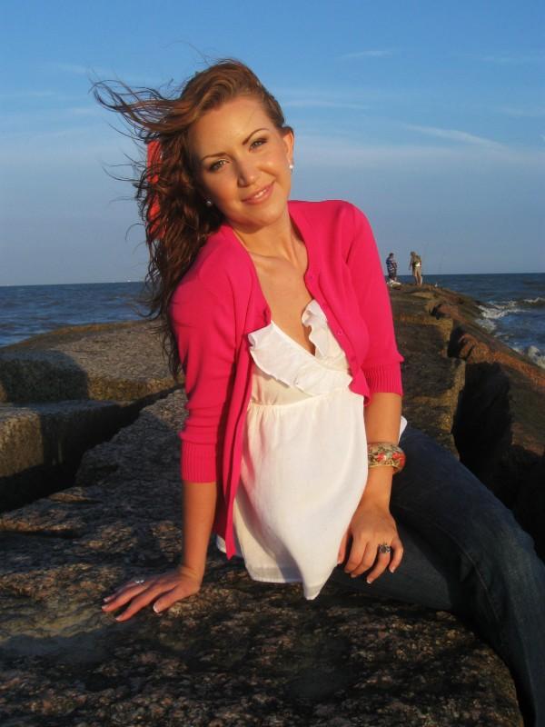 Female model photo shoot of Emily Barnes in galveston tx